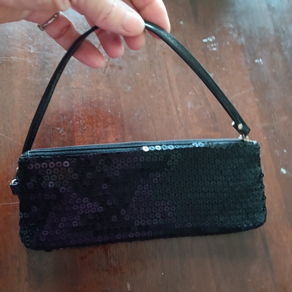 Adorable Wrist Purse - Picture 1 of 5